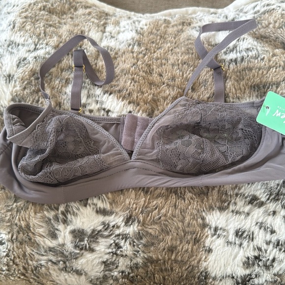 HONEYDEW Sydney Lace & Mesh
Bralette in the color shadow NWT size small - Picture 9 of 13